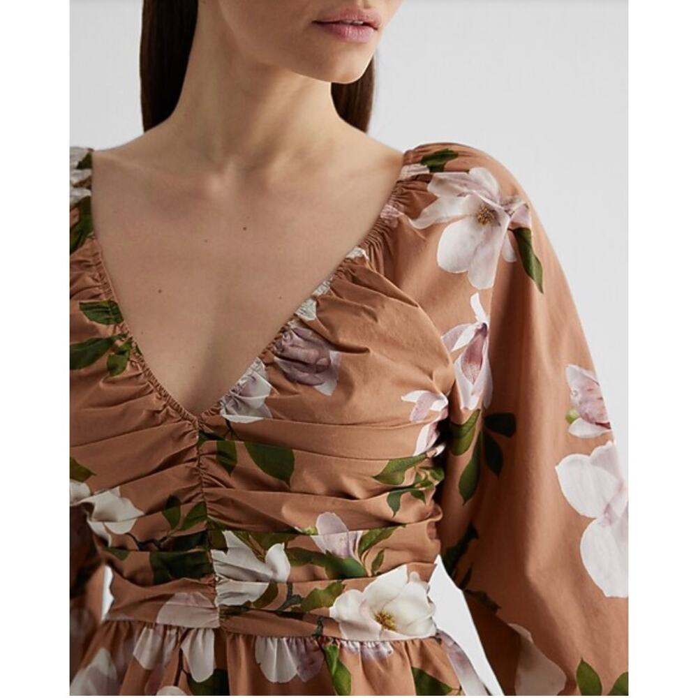 EXPRESS Floral Pleated Peplum Top in Brown Floral Print // XL - Picture 10 of 13